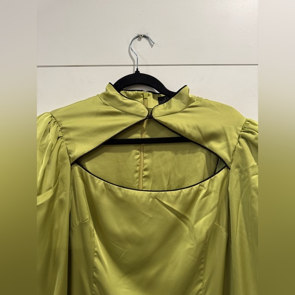 De La Vali green satin Vinyl mini dress - Picture 9 of 12